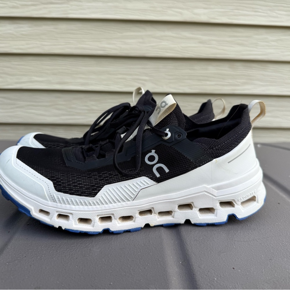 On running cloudultra 2 trail - size men’s 8.5 / womens 10